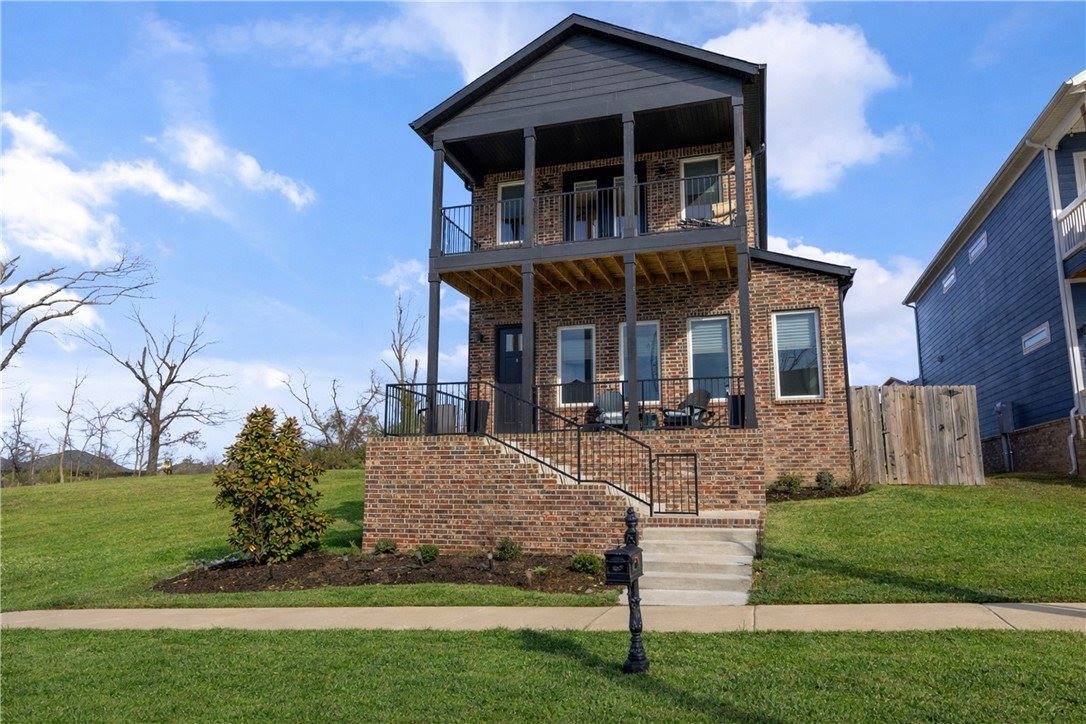1054 Main Street, Bentonville, AR 72712