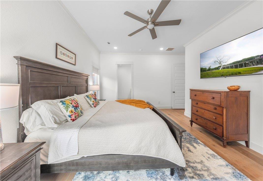 1054 Main Street, Bentonville, AR 72712