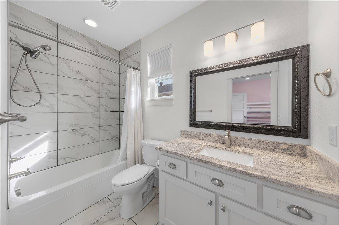 1054 Main Street, Bentonville, AR 72712