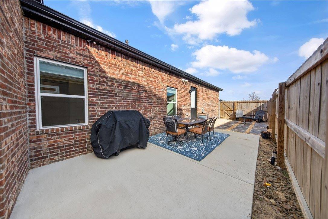 1054 Main Street, Bentonville, AR 72712