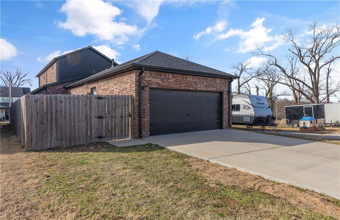 1054 Main Street, Bentonville, AR 72712