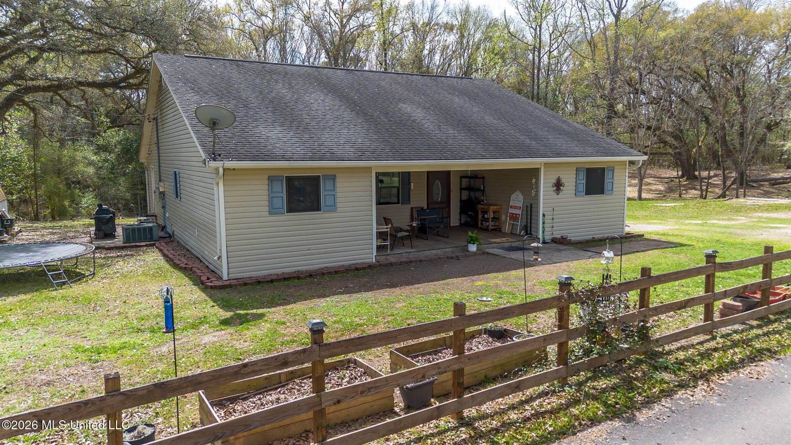 28 West M Stewart Road, Carriere, MS 39426