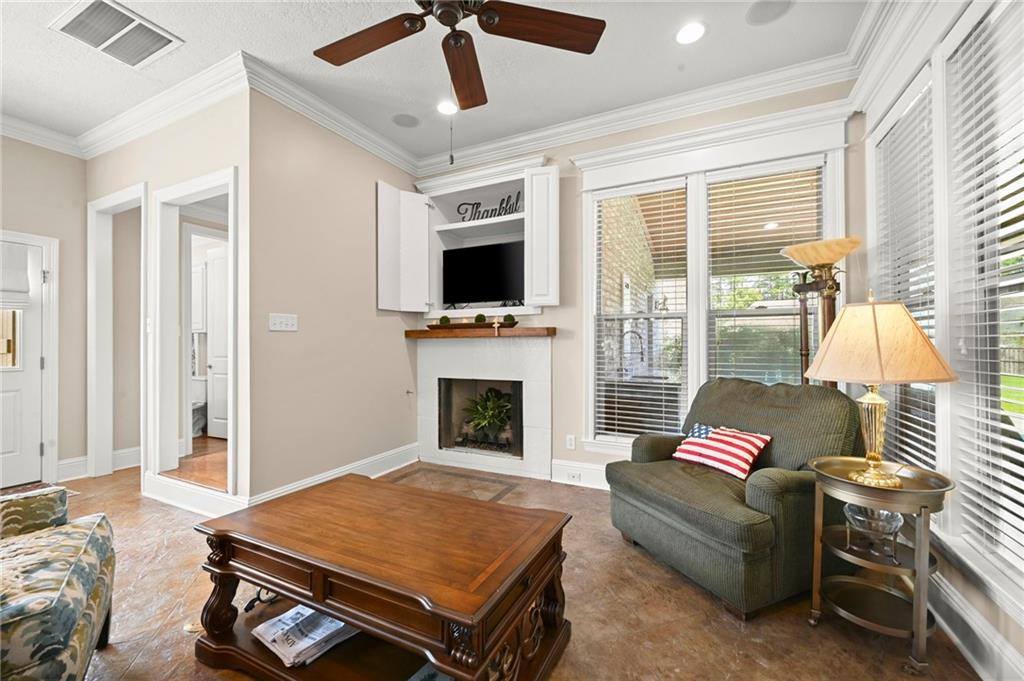 9291 Pebble Beach Circle, Denham Springs, LA 70726