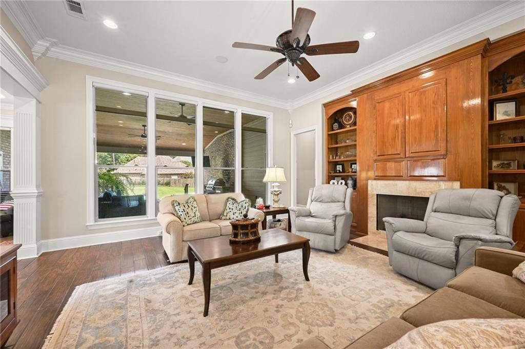 9291 Pebble Beach Circle, Denham Springs, LA 70726