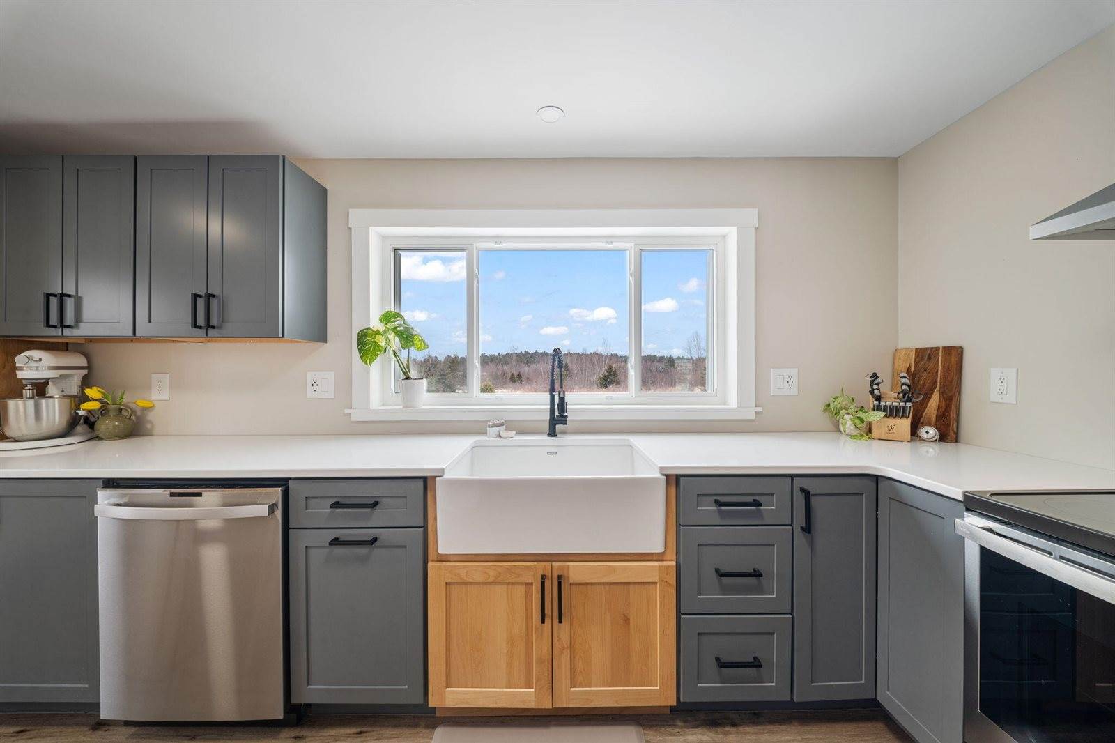 291 Sawyer Road, Hampden, ME 04444