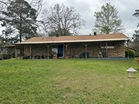 225 Country Club Rd, Leesville, LA 71446