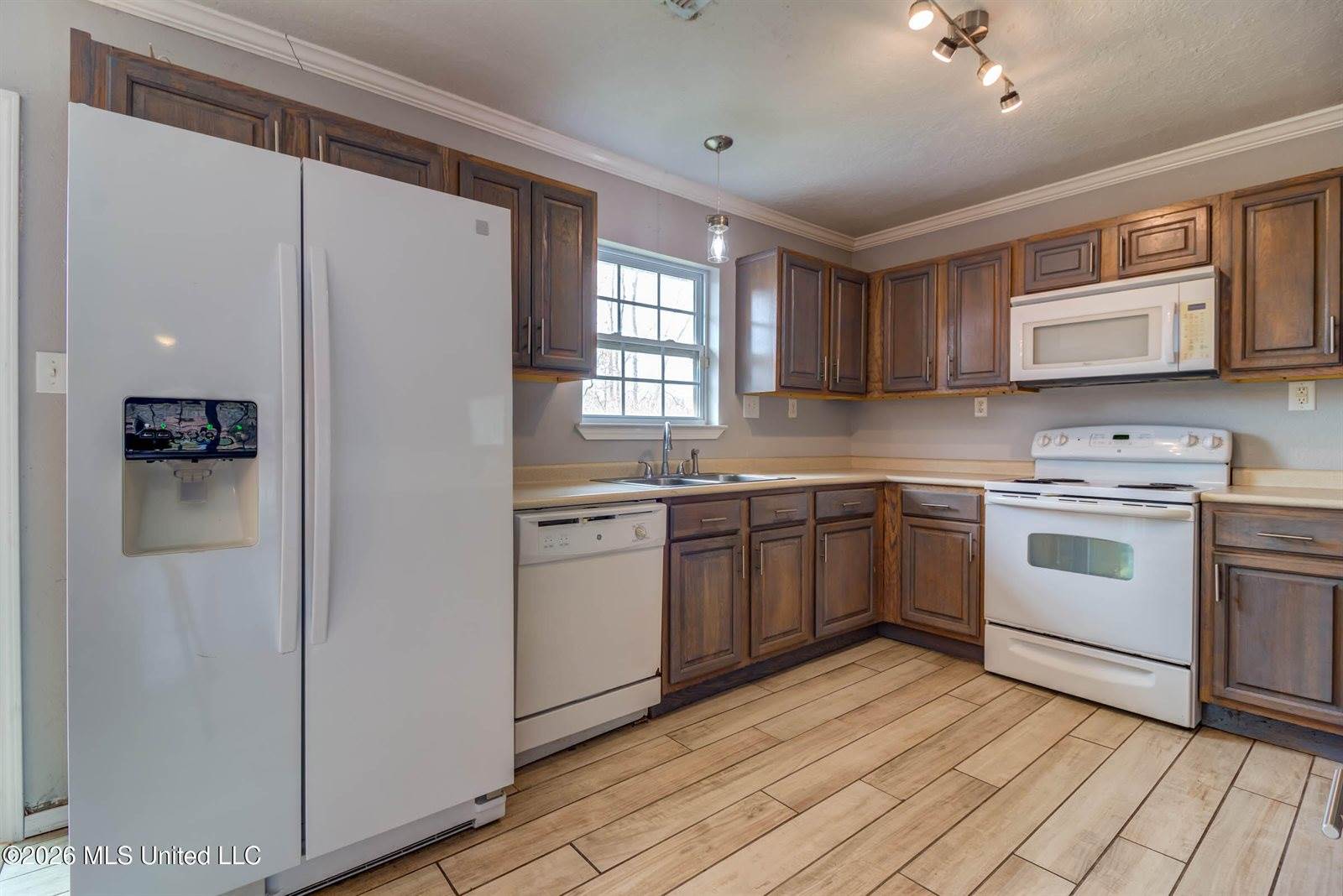 661 Michelle Drive, Biloxi, MS 39532