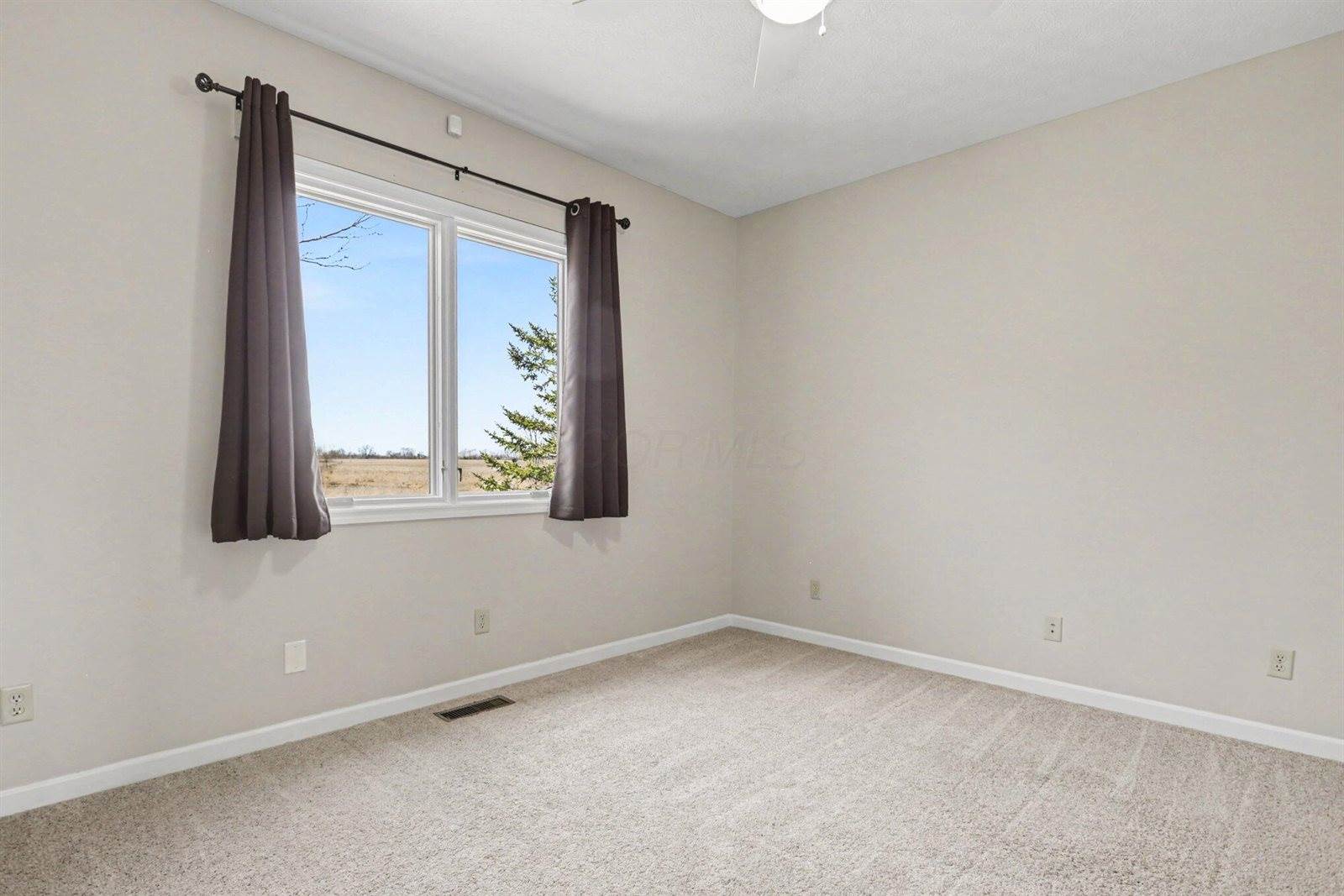 1855 Spring Valley Road, London, OH 43140