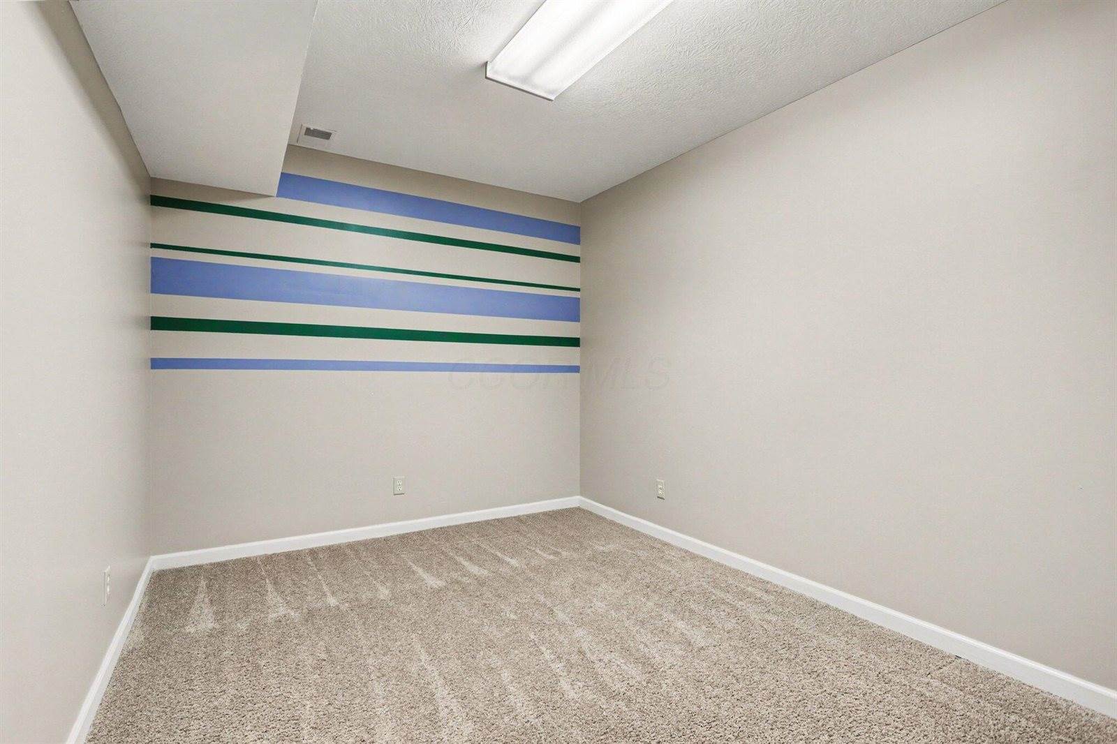 1855 Spring Valley Road, London, OH 43140