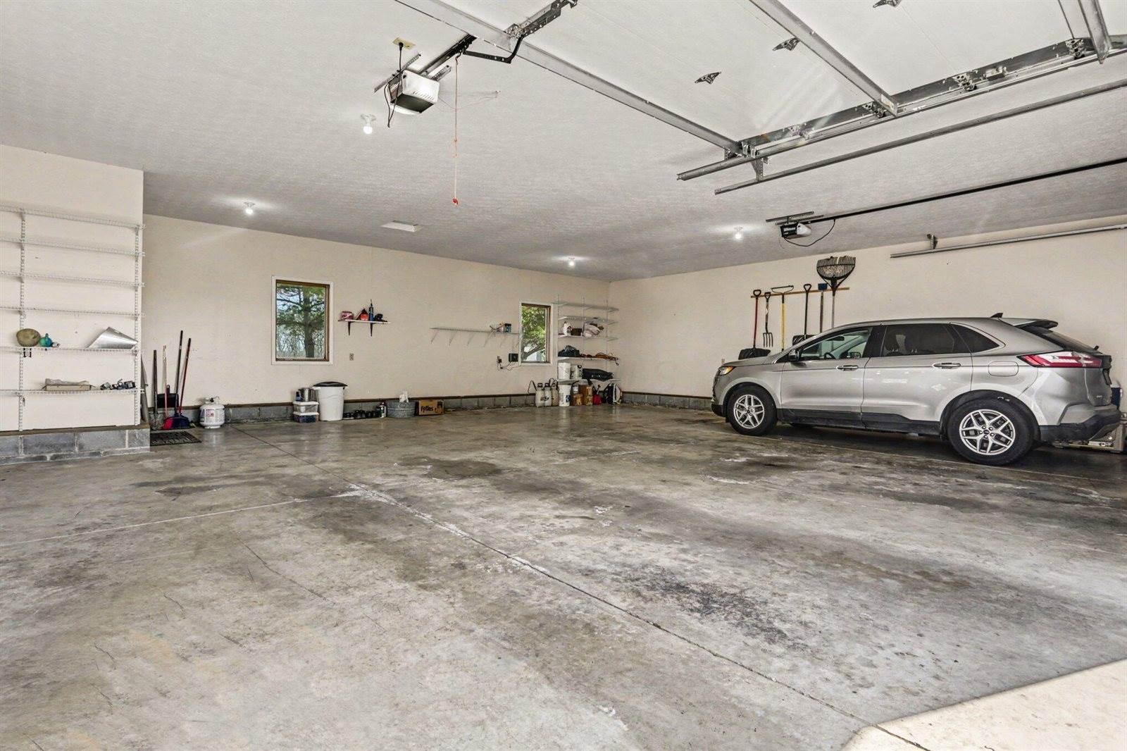 1855 Spring Valley Road, London, OH 43140