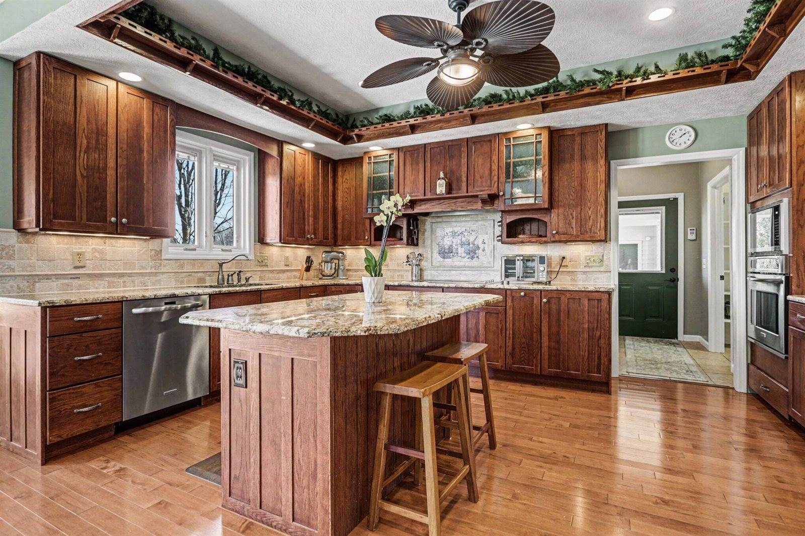 1855 Spring Valley Road, London, OH 43140