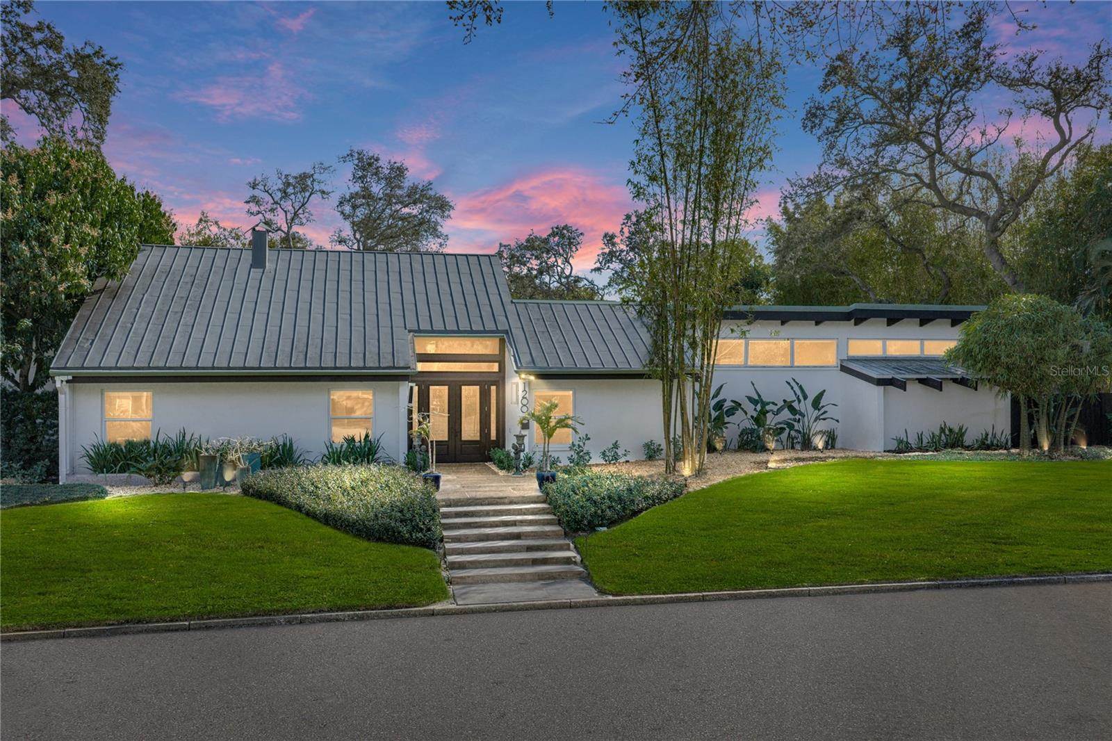 1200 45TH Avenue North, Saint Petersburg, FL 33703