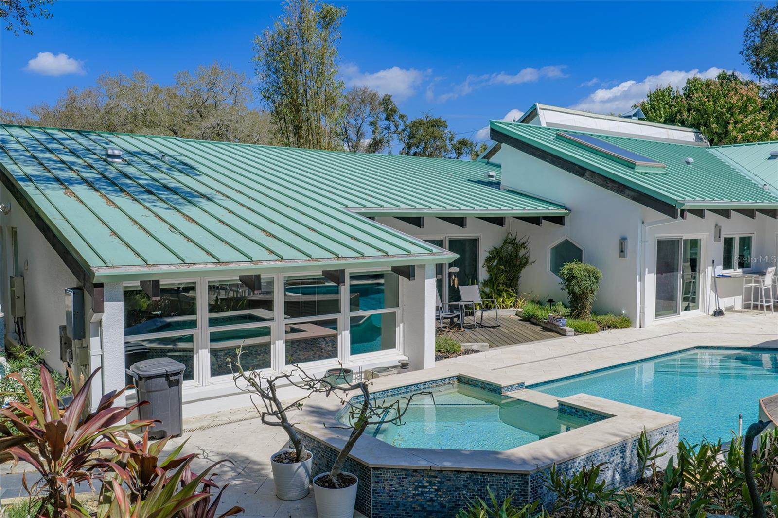 1200 45TH Avenue North, Saint Petersburg, FL 33703