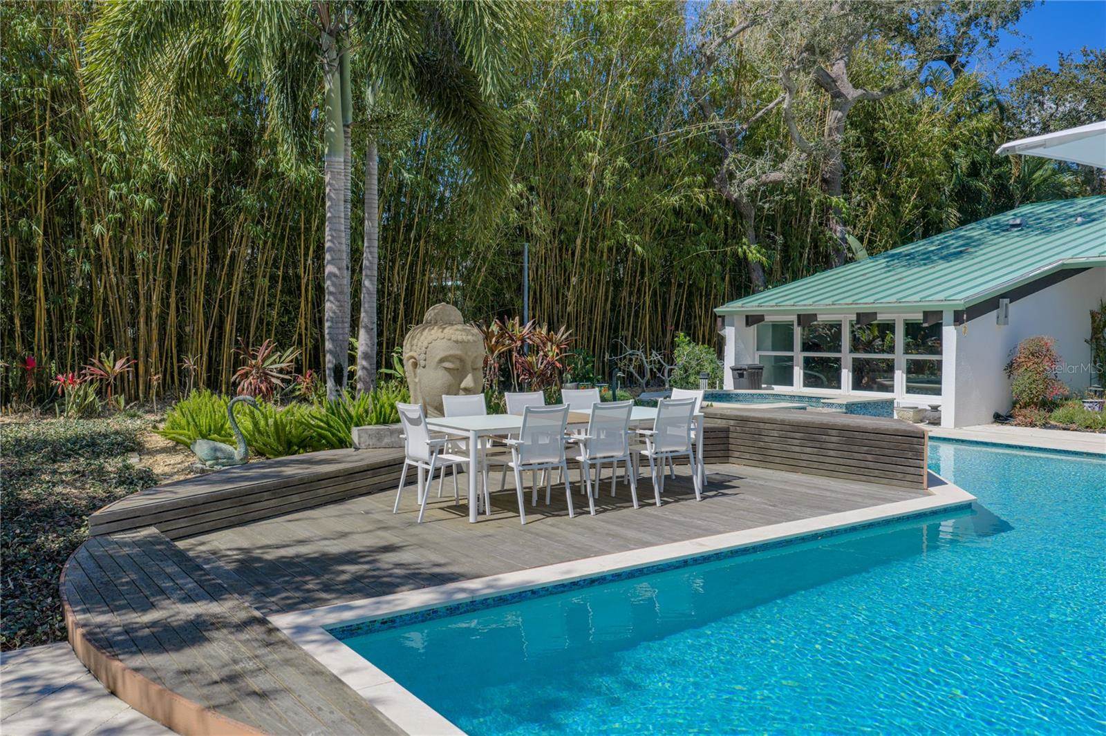 1200 45TH Avenue North, Saint Petersburg, FL 33703