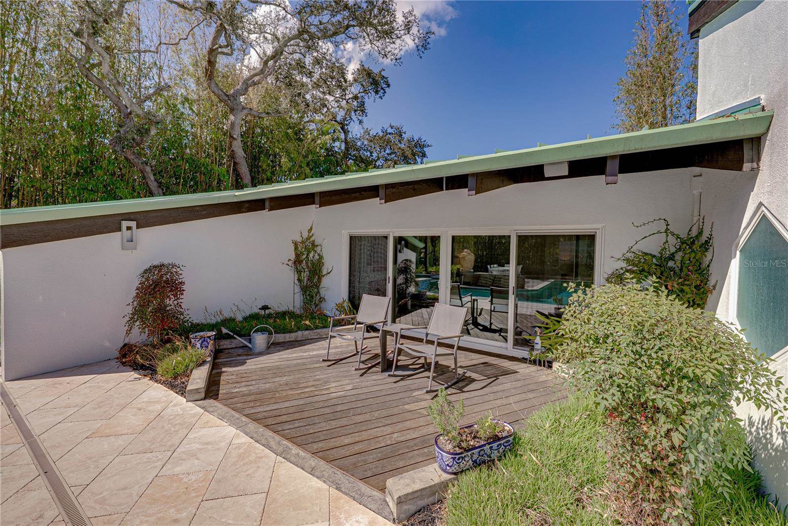 1200 45TH Avenue North, Saint Petersburg, FL 33703