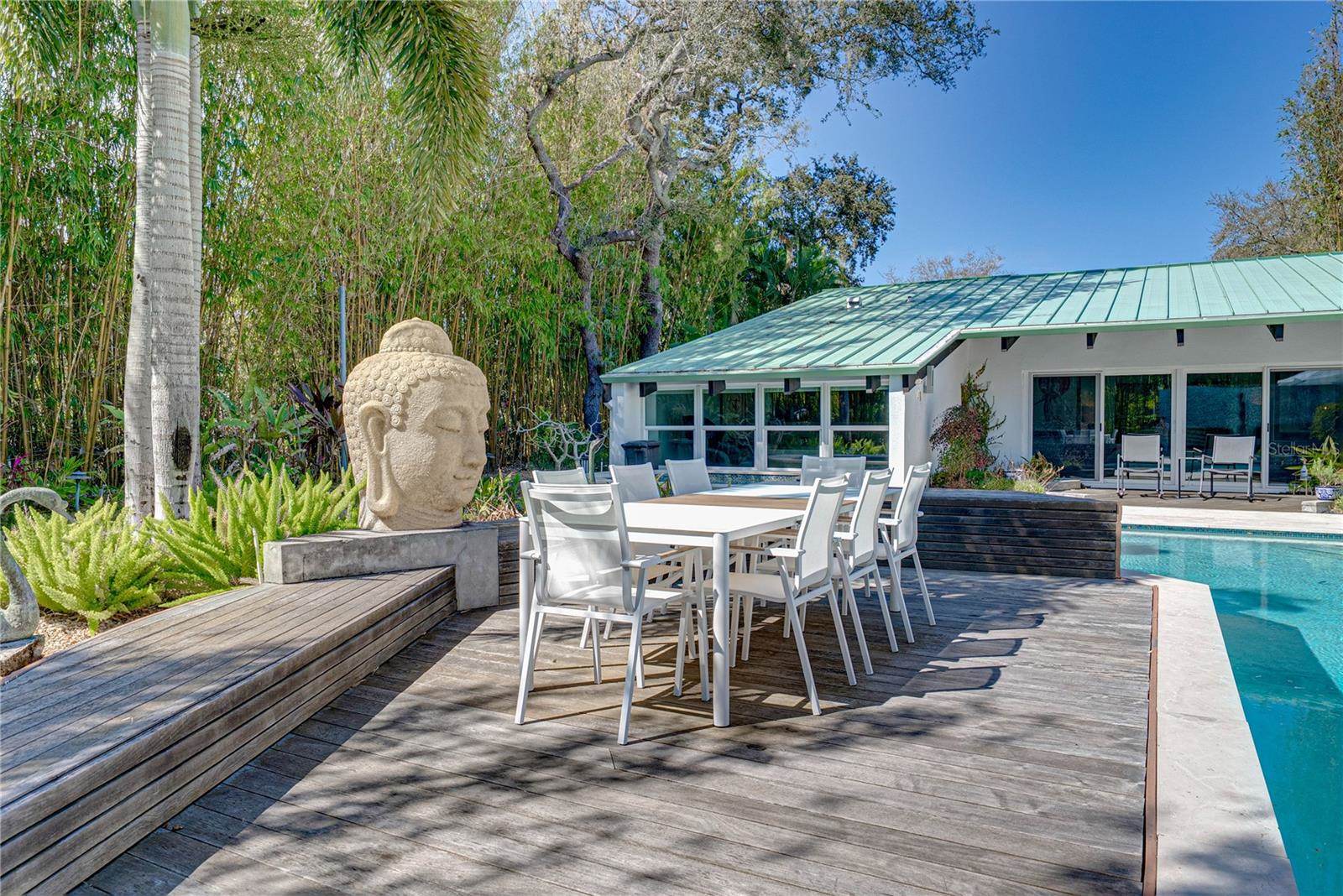 1200 45TH Avenue North, Saint Petersburg, FL 33703