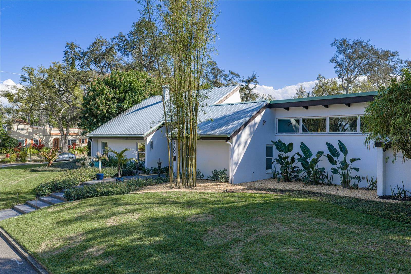 1200 45TH Avenue North, Saint Petersburg, FL 33703