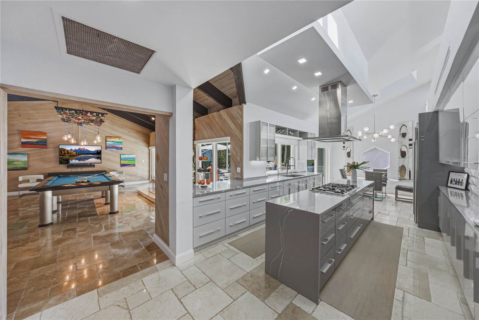 1200 45TH Avenue North, Saint Petersburg, FL 33703