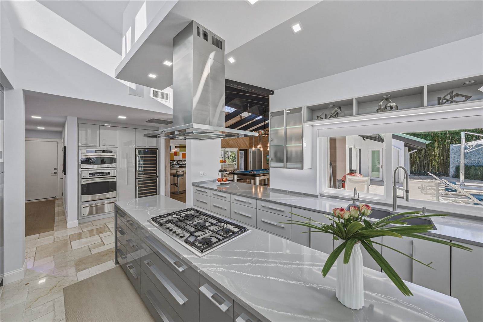 1200 45TH Avenue North, Saint Petersburg, FL 33703