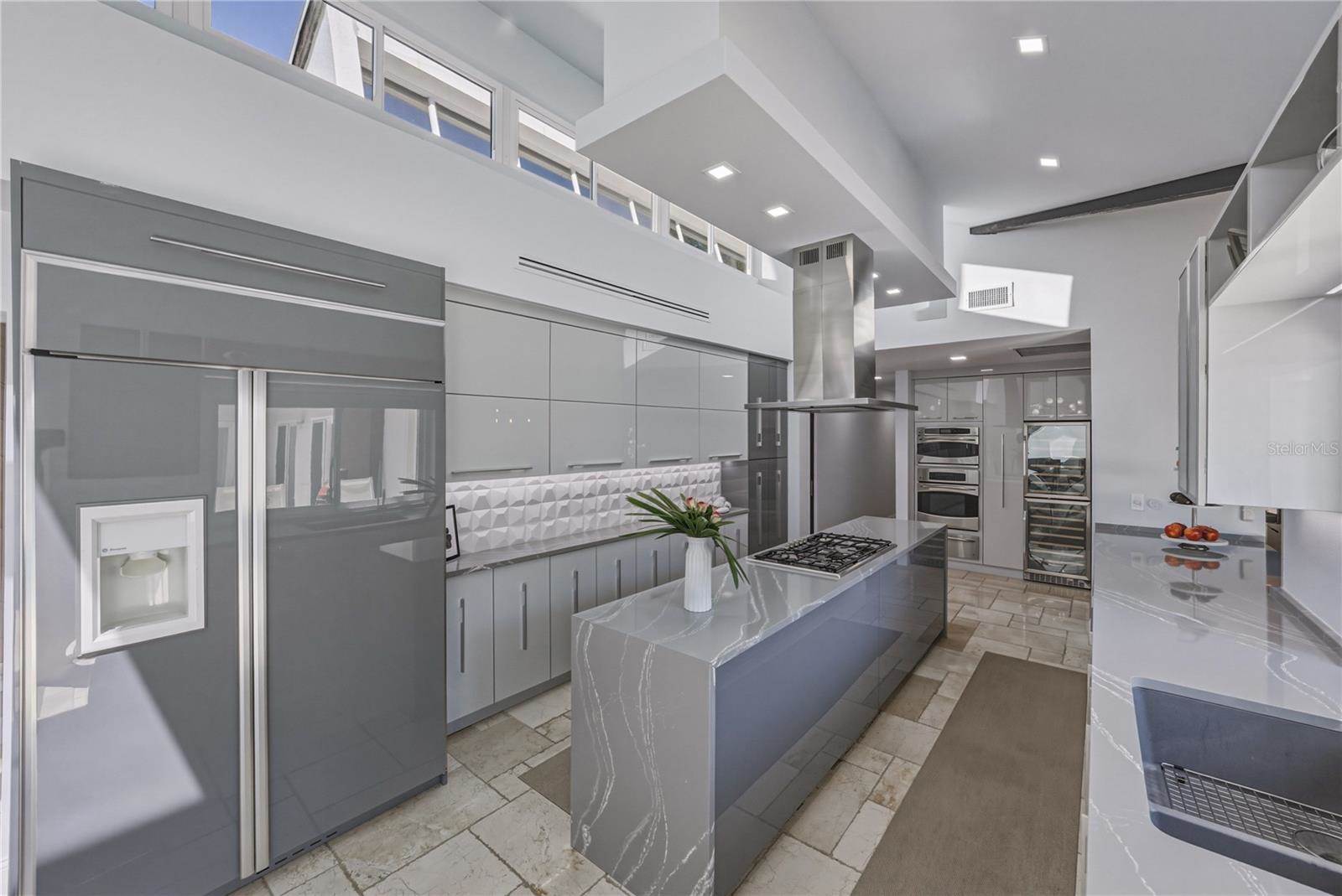 1200 45TH Avenue North, Saint Petersburg, FL 33703