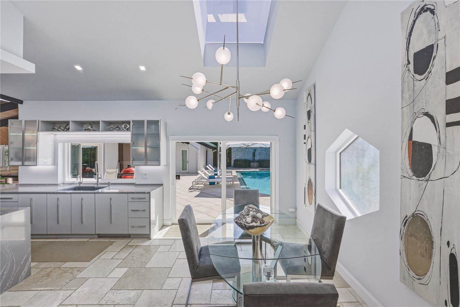 1200 45TH Avenue North, Saint Petersburg, FL 33703