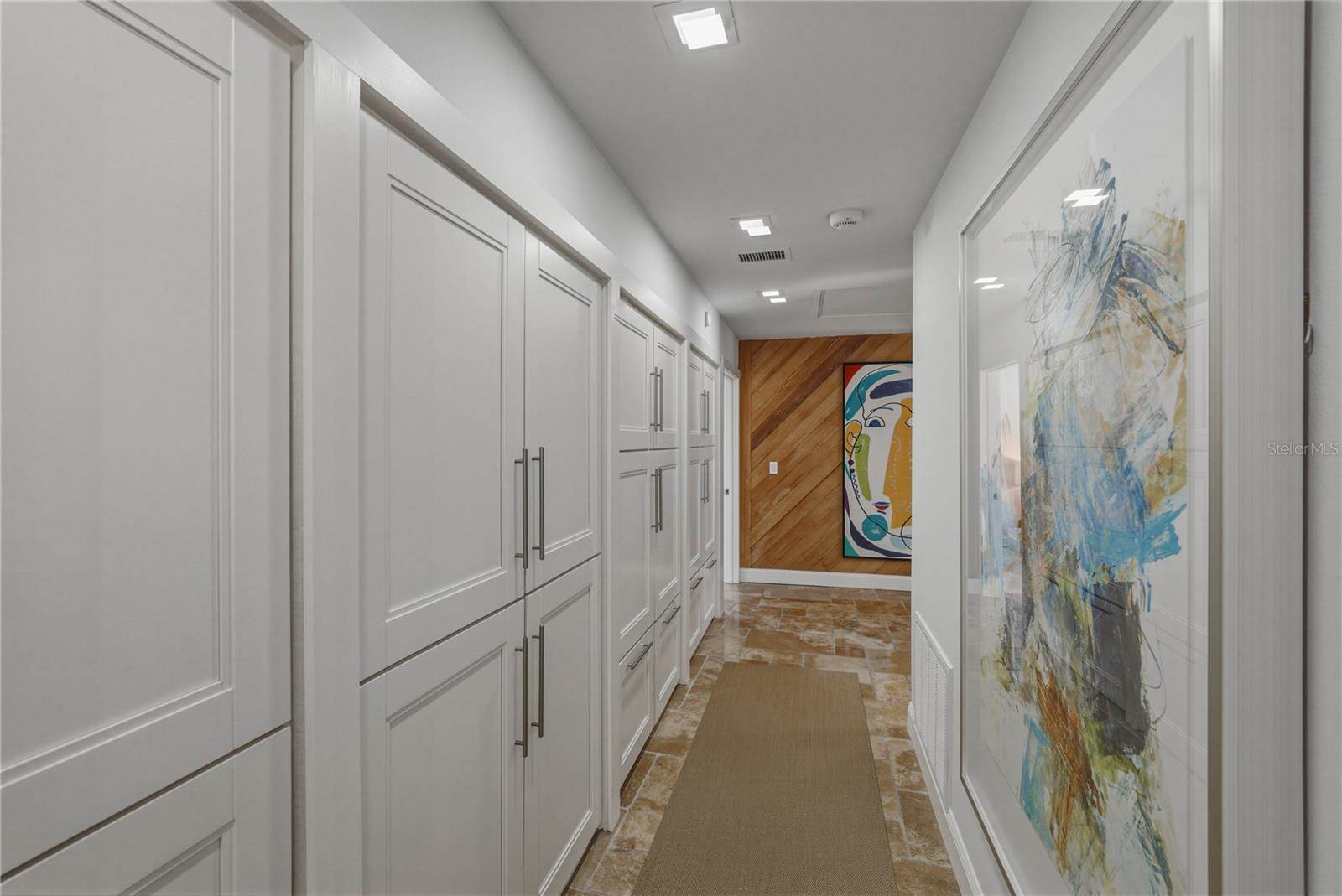 1200 45TH Avenue North, Saint Petersburg, FL 33703