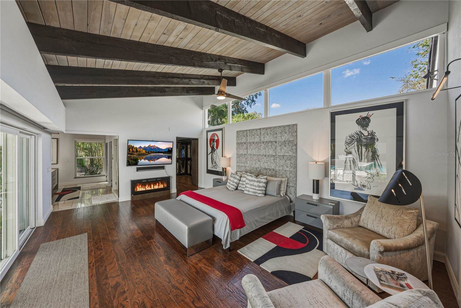 1200 45TH Avenue North, Saint Petersburg, FL 33703