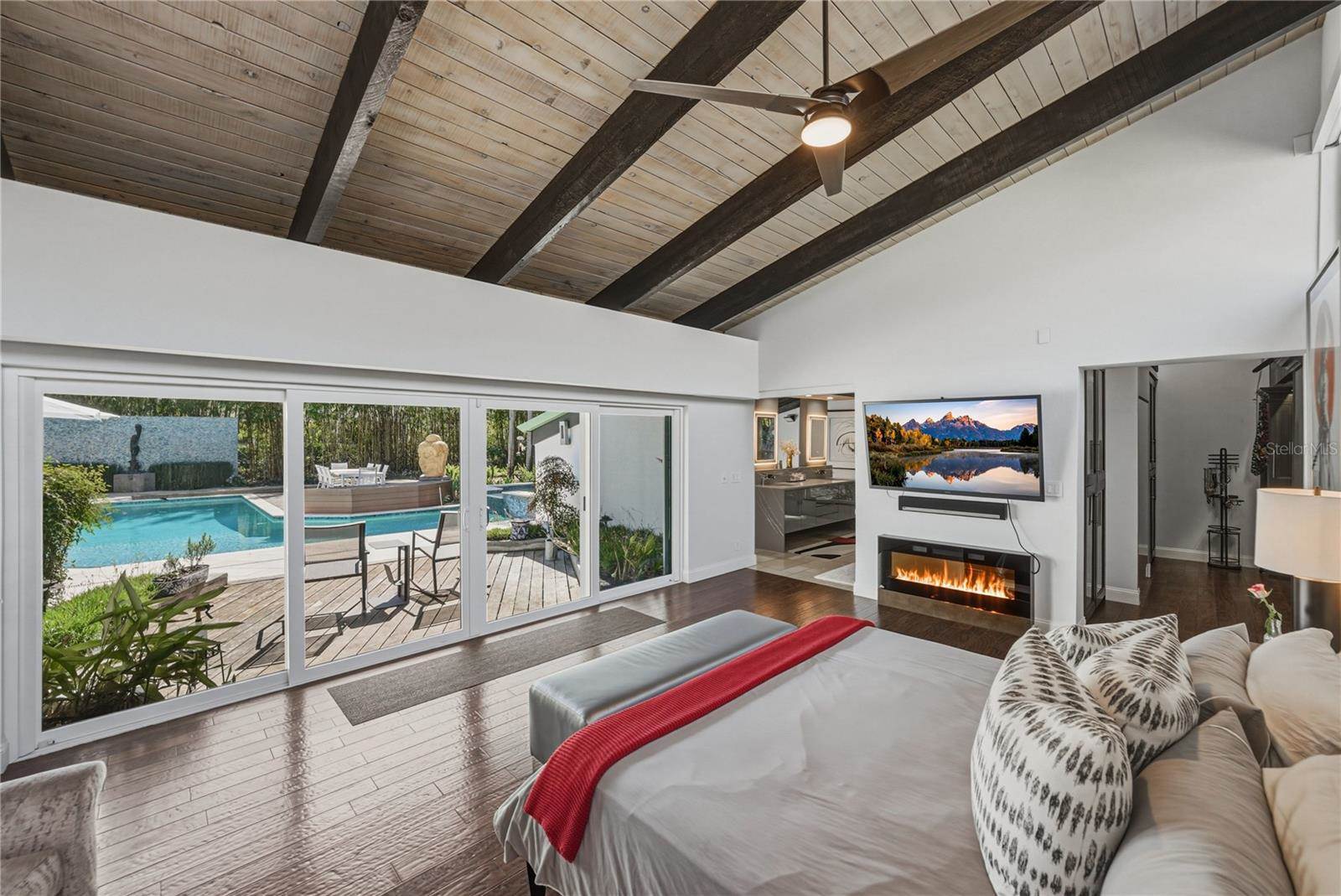 1200 45TH Avenue North, Saint Petersburg, FL 33703