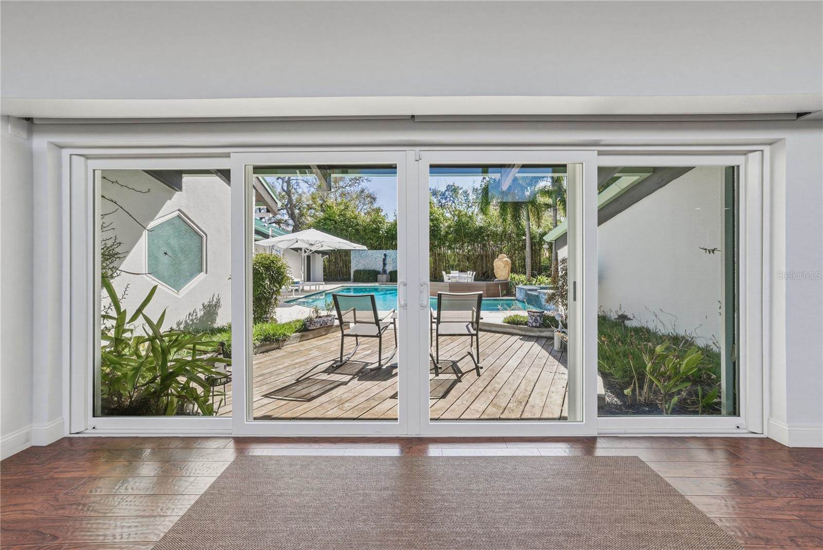 1200 45TH Avenue North, Saint Petersburg, FL 33703