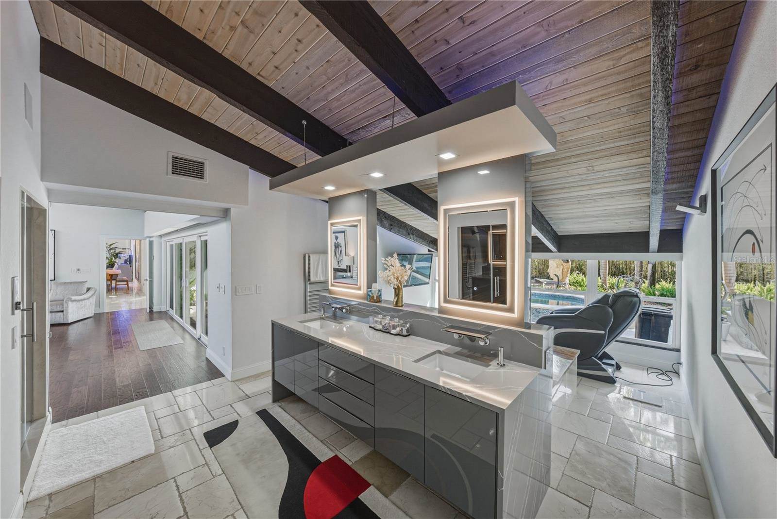 1200 45TH Avenue North, Saint Petersburg, FL 33703