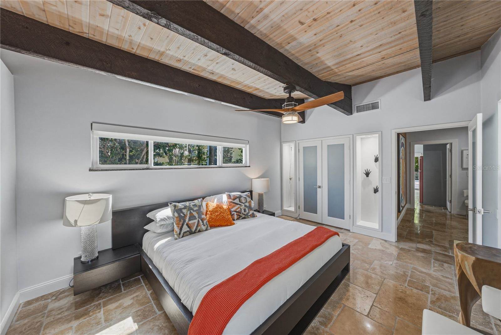 1200 45TH Avenue North, Saint Petersburg, FL 33703