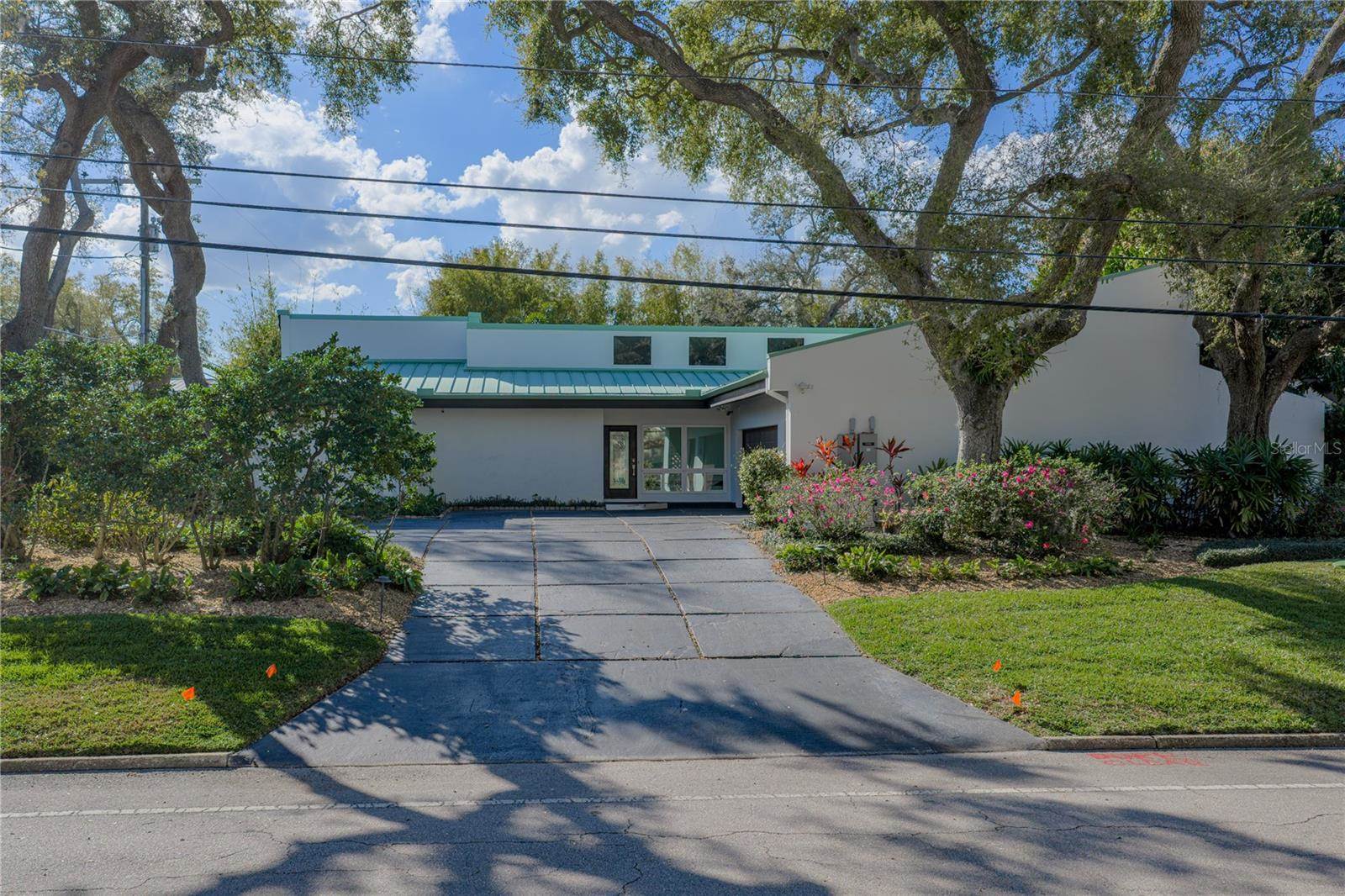 1200 45TH Avenue North, Saint Petersburg, FL 33703