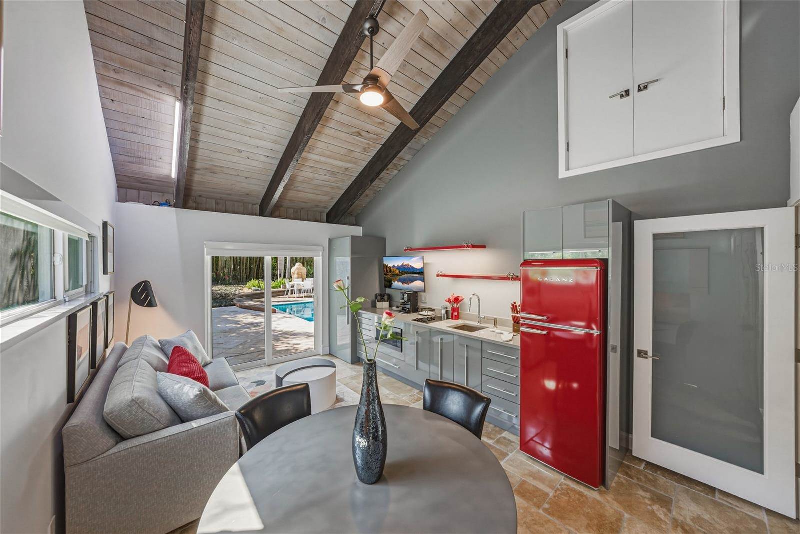 1200 45TH Avenue North, Saint Petersburg, FL 33703