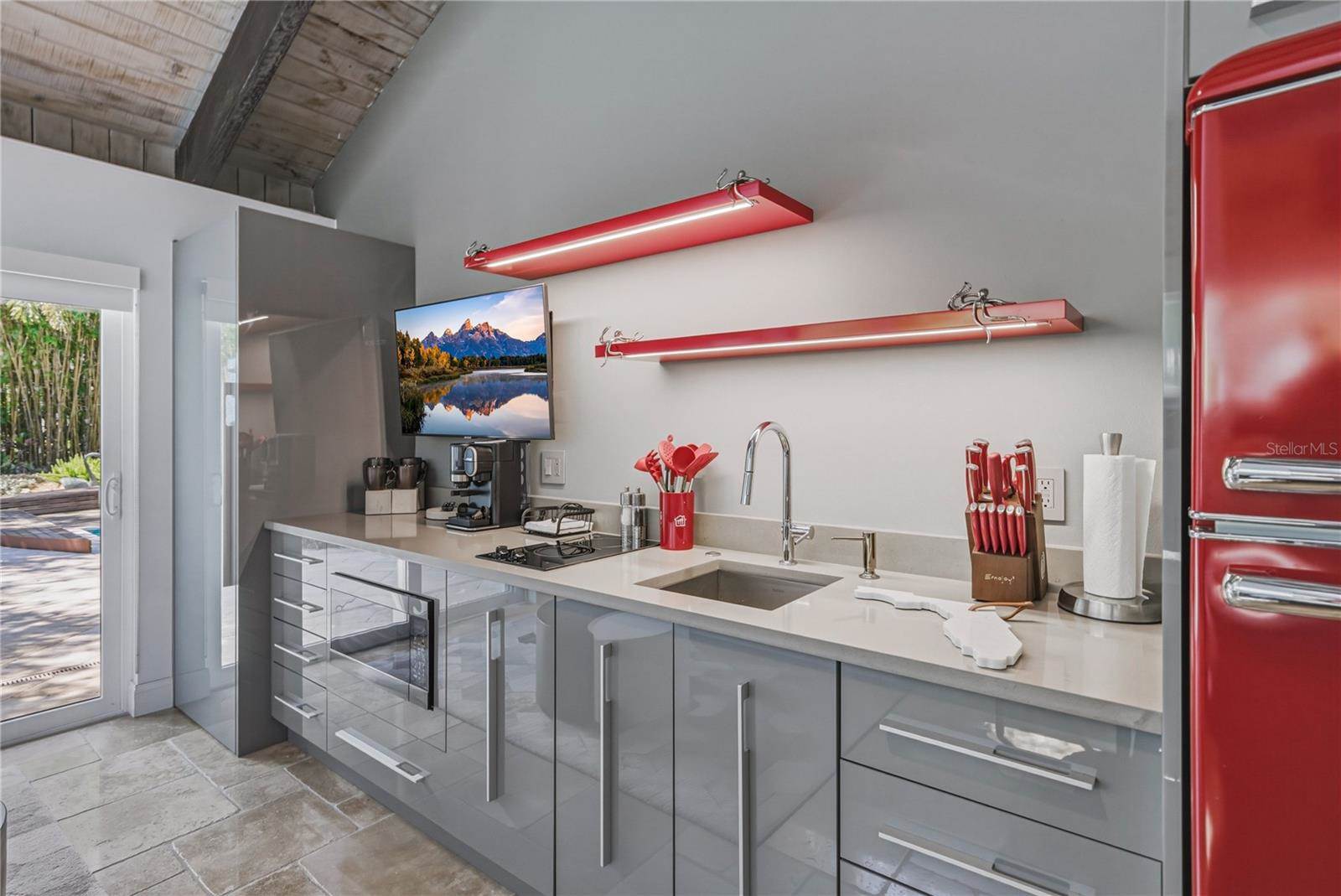 1200 45TH Avenue North, Saint Petersburg, FL 33703