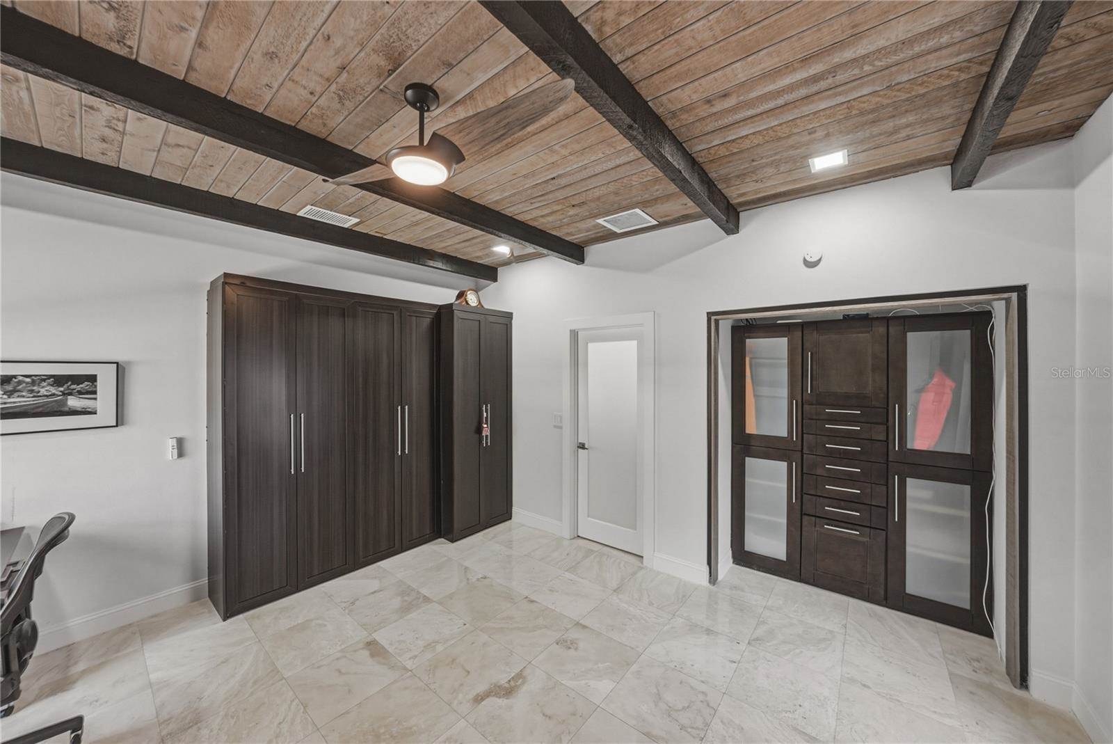 1200 45TH Avenue North, Saint Petersburg, FL 33703