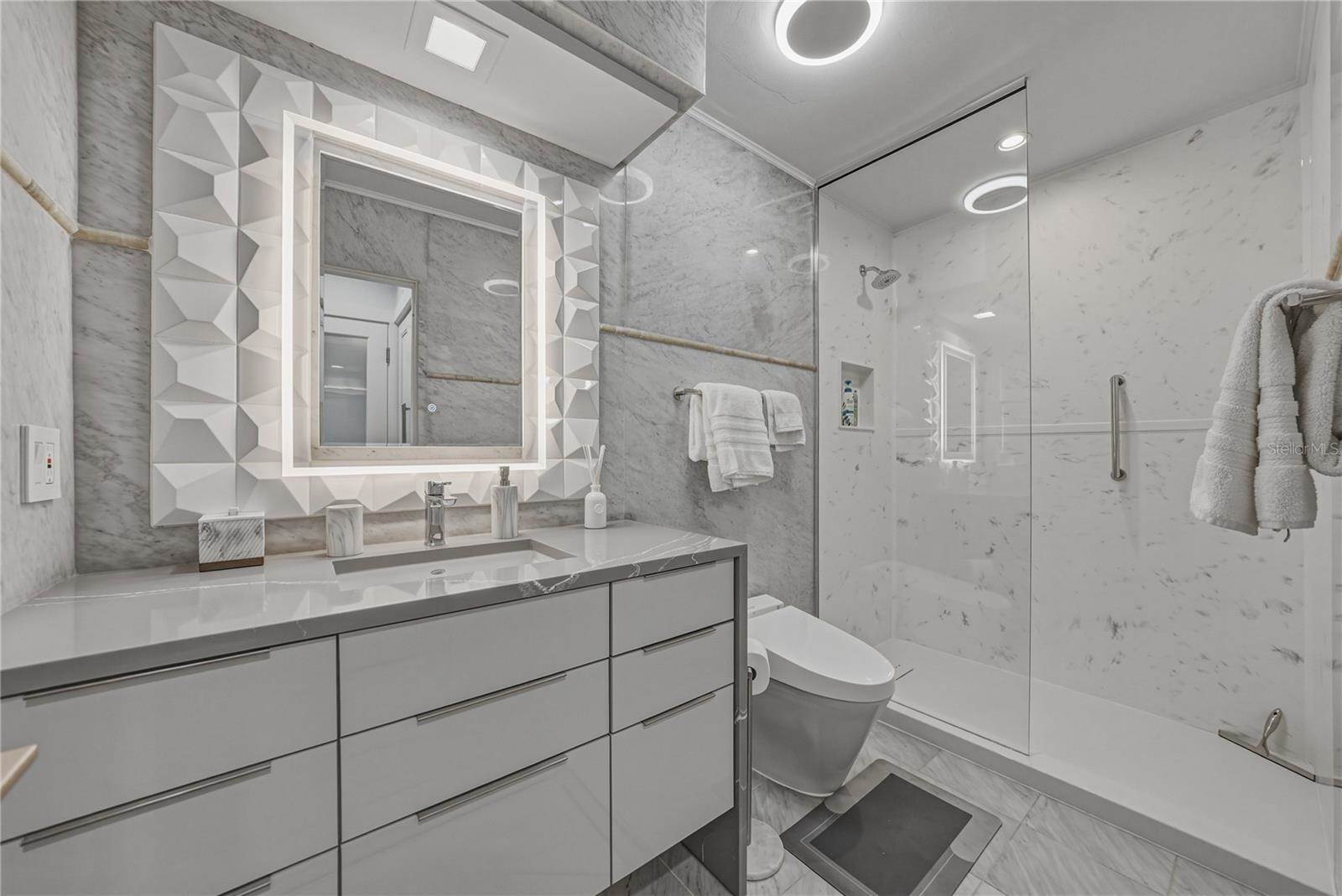 1200 45TH Avenue North, Saint Petersburg, FL 33703