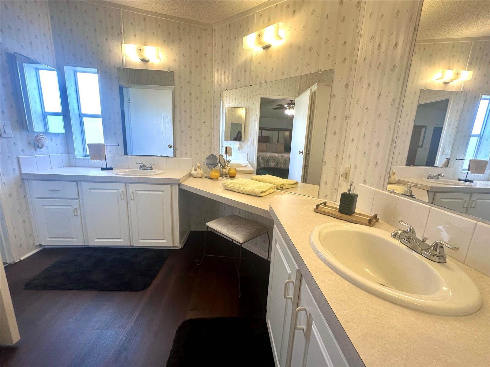 1100 Belcher Road South, #406, Largo, FL 33771