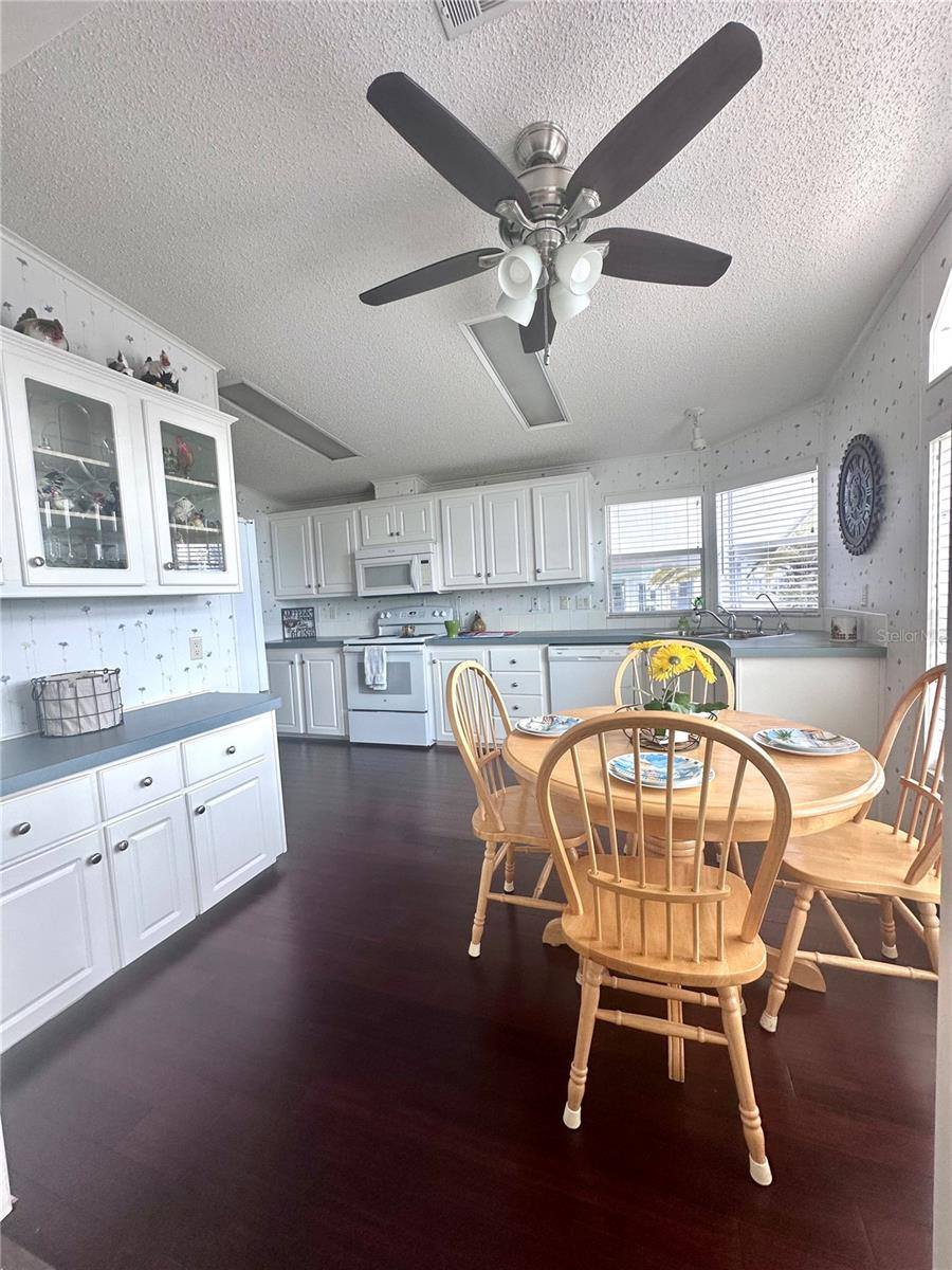 1100 Belcher Road South, #406, Largo, FL 33771