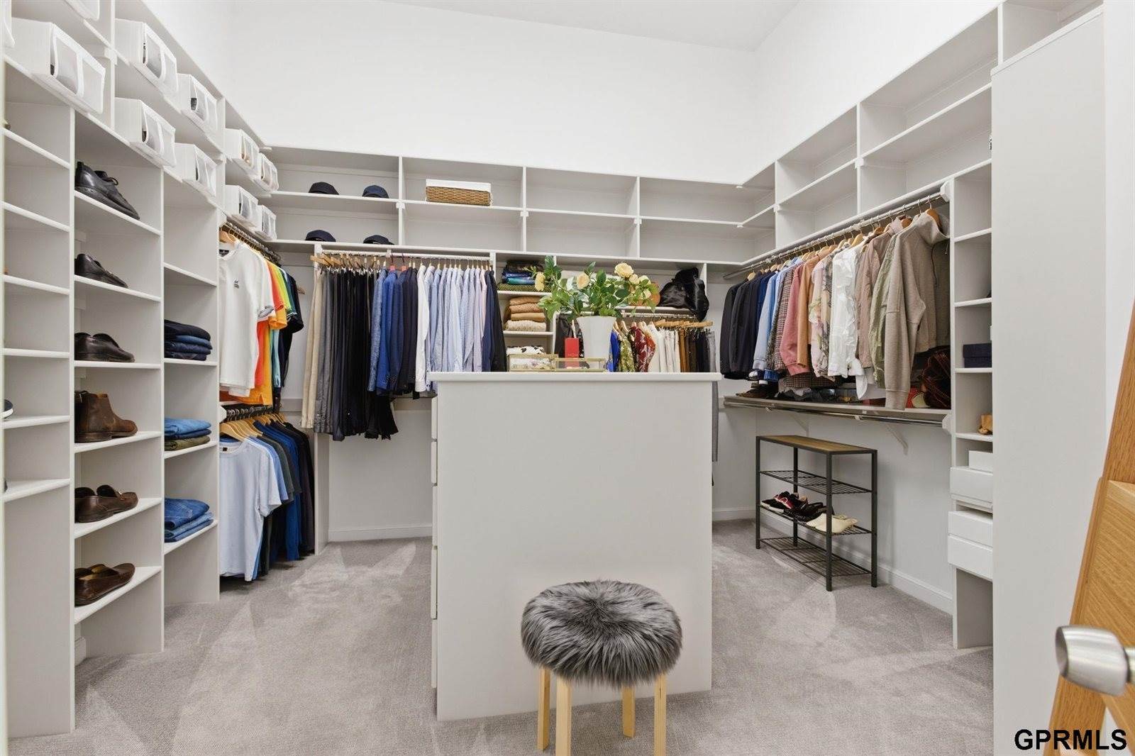 5911 South 119 Plaza, Omaha, NE 68137