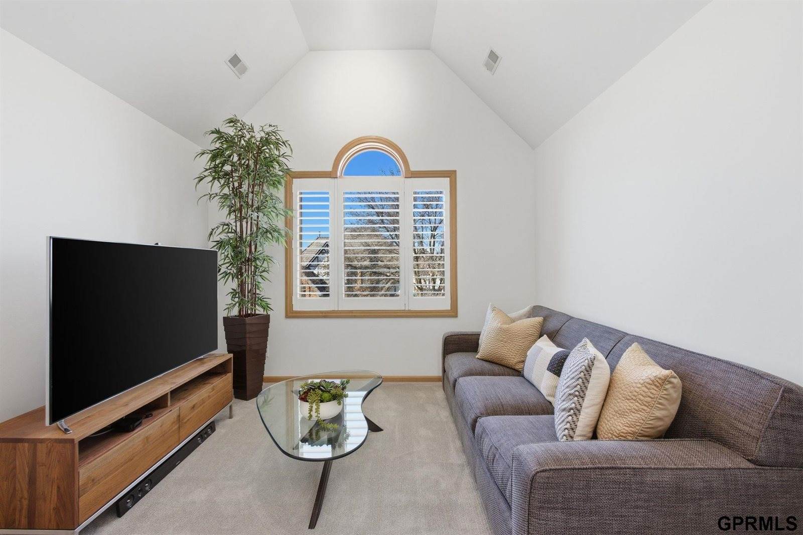 5911 South 119 Plaza, Omaha, NE 68137