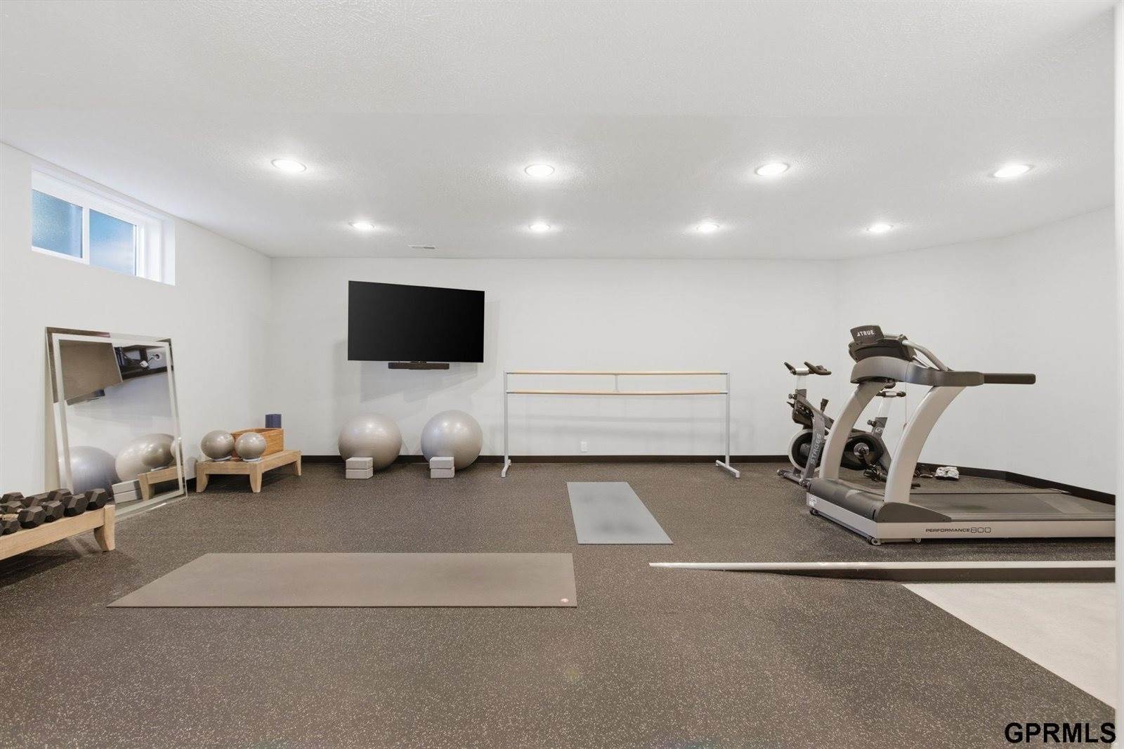 5911 South 119 Plaza, Omaha, NE 68137