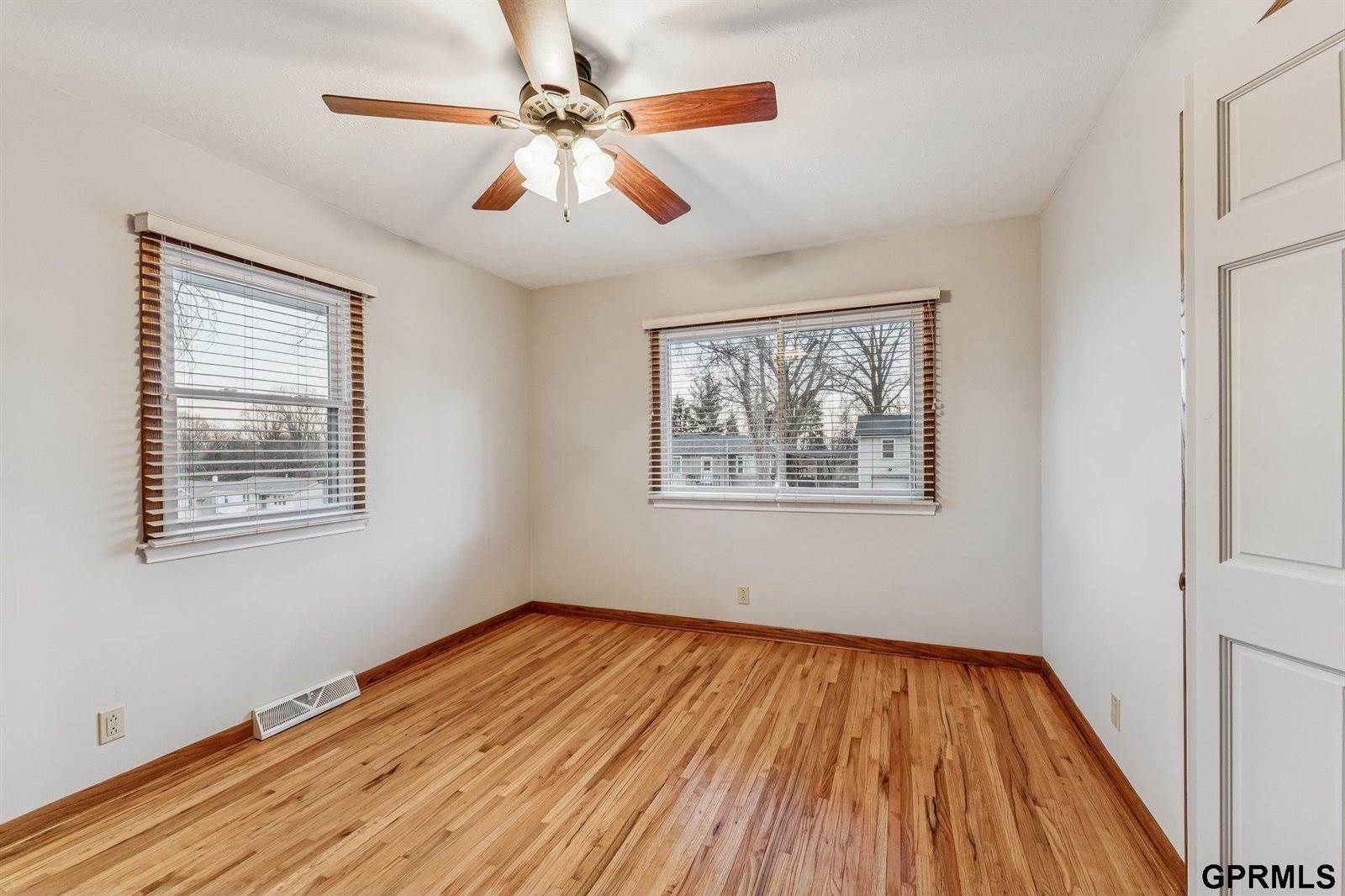 9916 Nina Street, Omaha, NE 68124