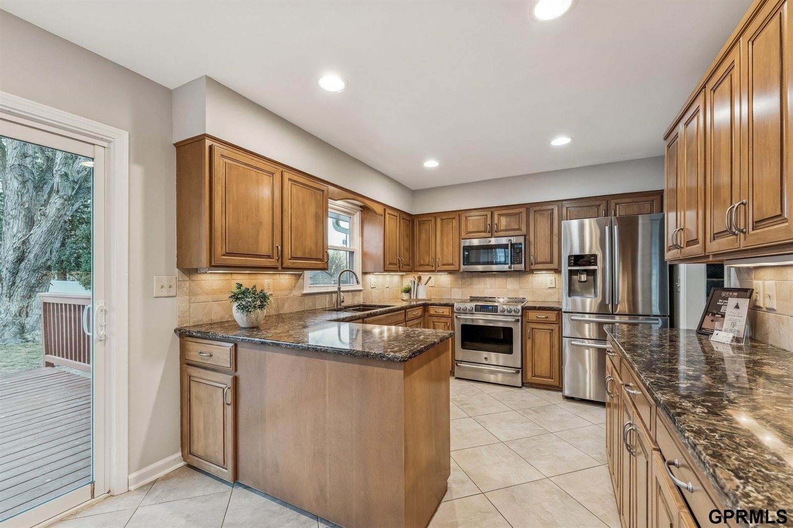 9916 Nina Street, Omaha, NE 68124