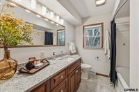 9916 Nina Street, Omaha, NE 68124