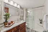 9916 Nina Street, Omaha, NE 68124