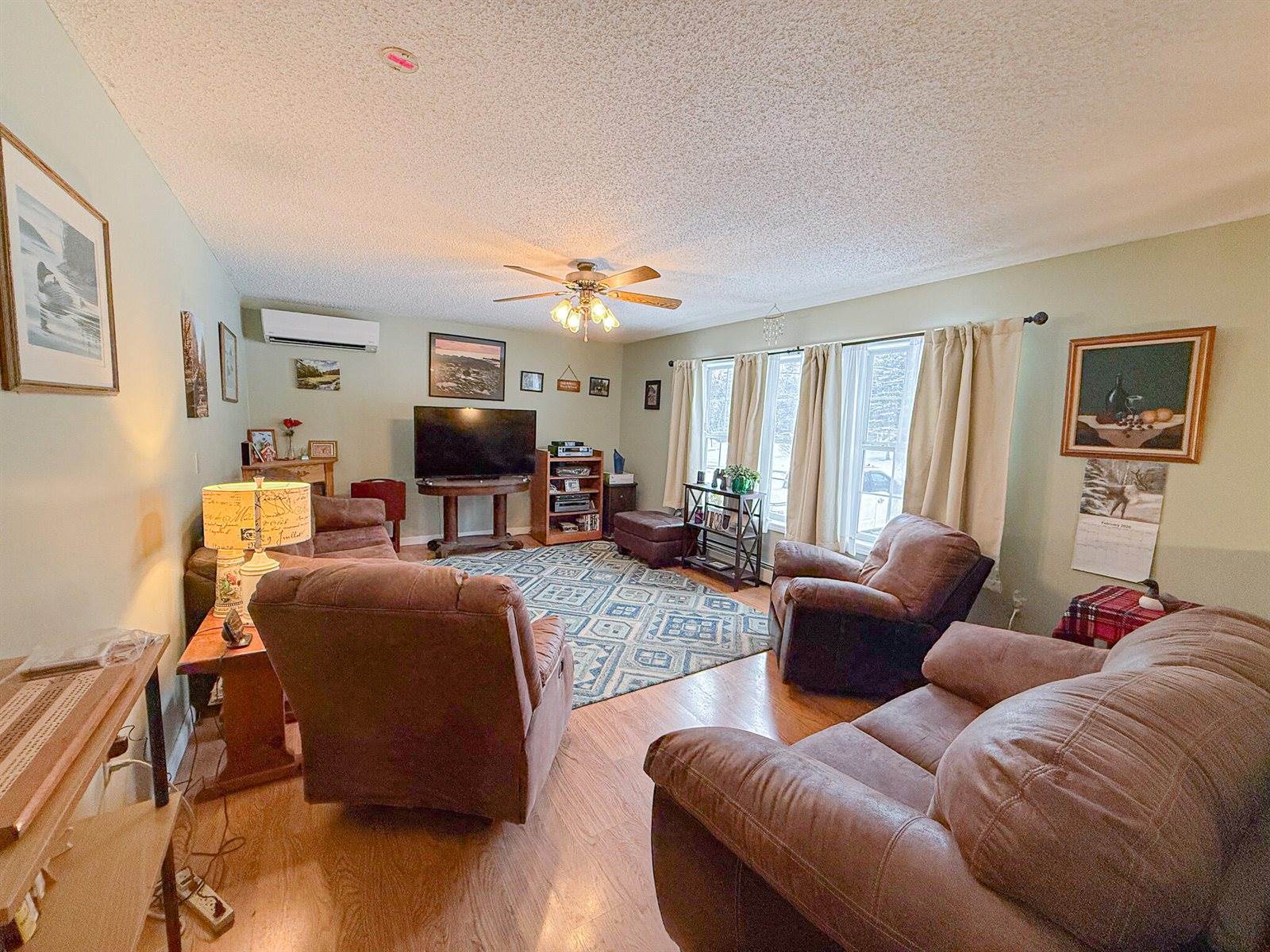 2094 Glenwood Avenue, Hermon, ME 04401