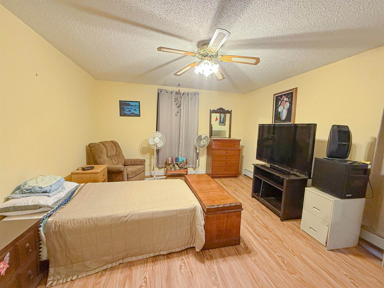 2094 Glenwood Avenue, Hermon, ME 04401