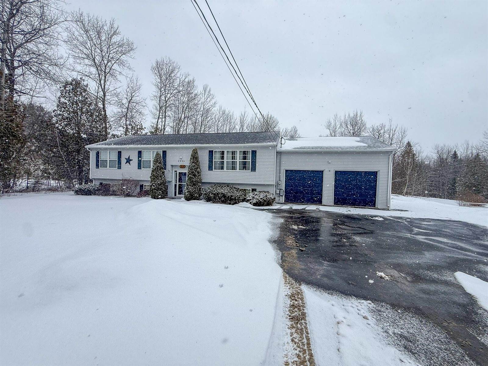 2094 Glenwood Avenue, Hermon, ME 04401