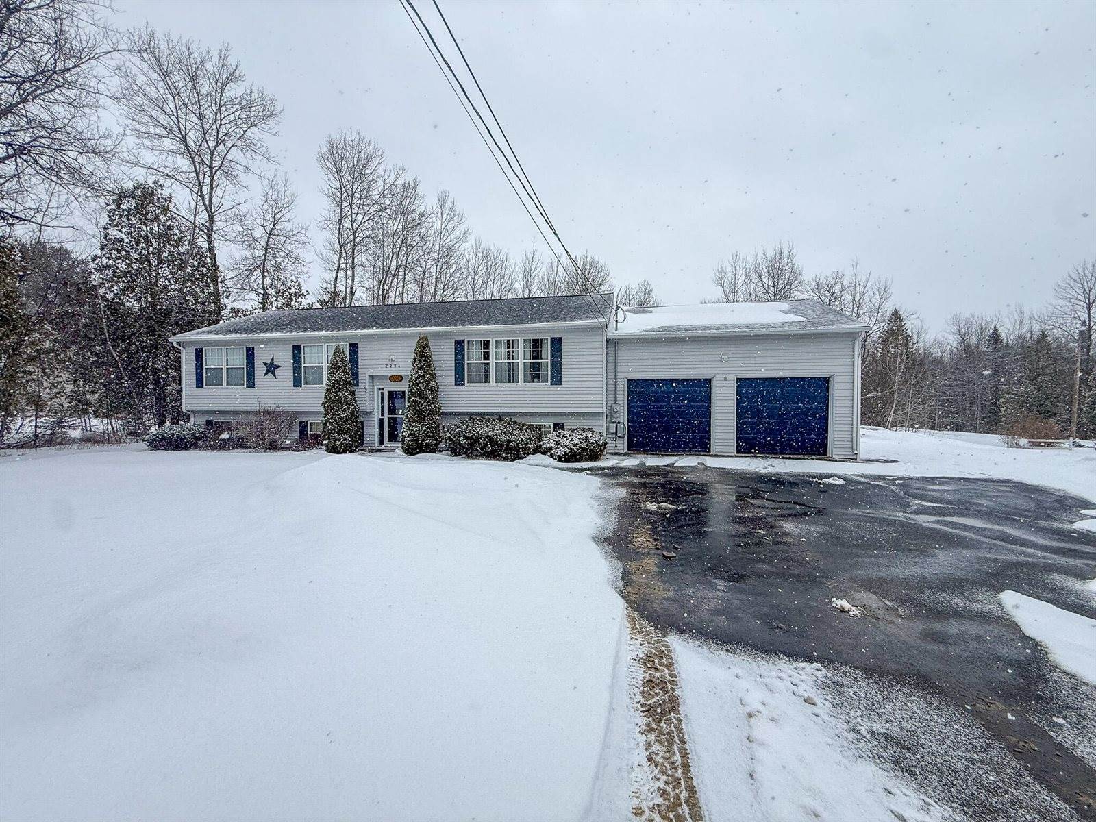 2094 Glenwood Avenue, Hermon, ME 04401