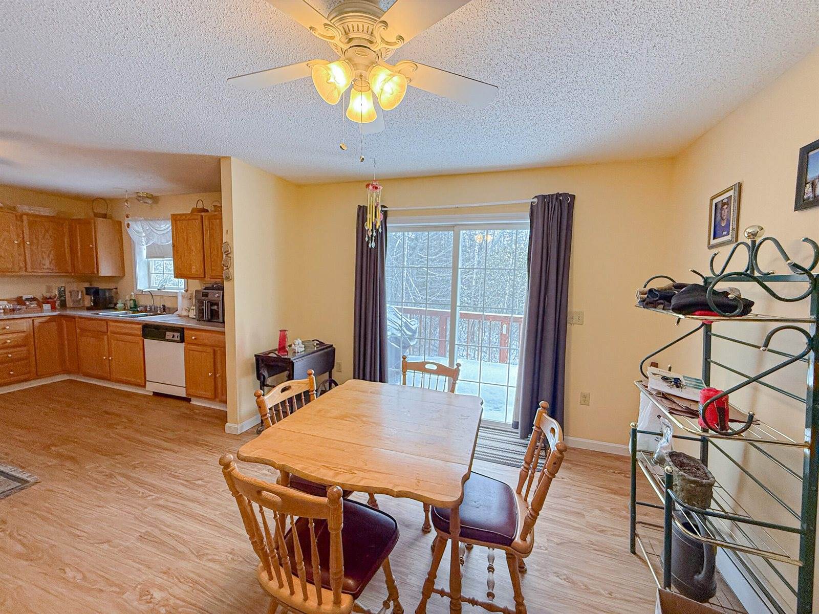 2094 Glenwood Avenue, Hermon, ME 04401